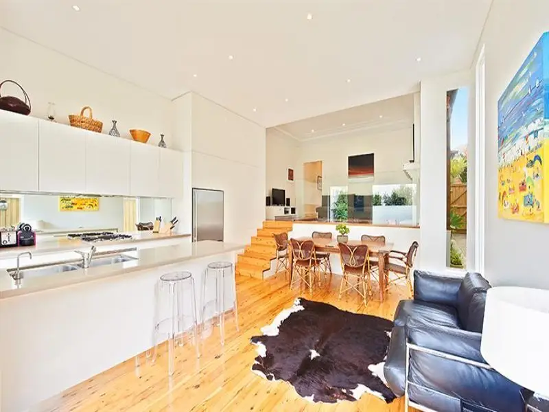 17 Hastings Parade, Bondi Beach Sold by Bradfield Badgerfox - image 1
