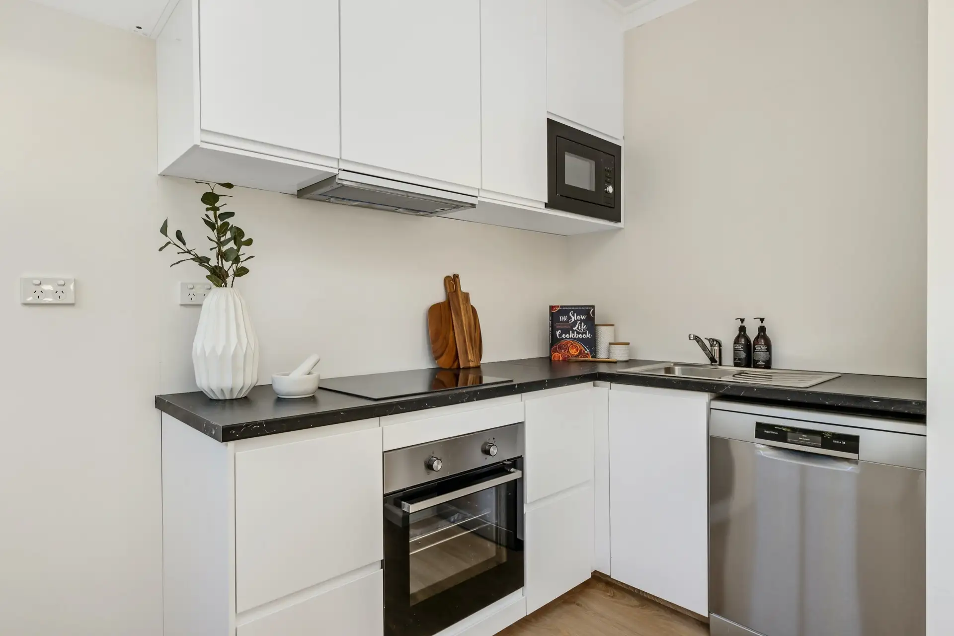 38 George Street, Paddington Sold by Bradfield Badgerfox - image 1
