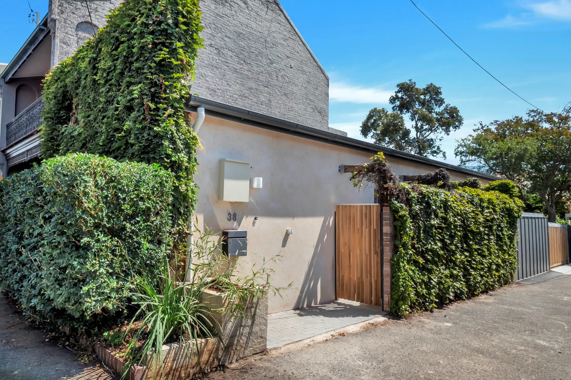38 George Street, Paddington Sold by Bradfield Badgerfox - image 1