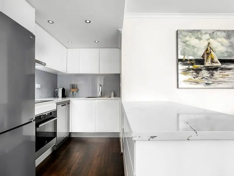 24/167-183 Brougham Street, Woolloomooloo Sold by Bradfield Badgerfox - image 1