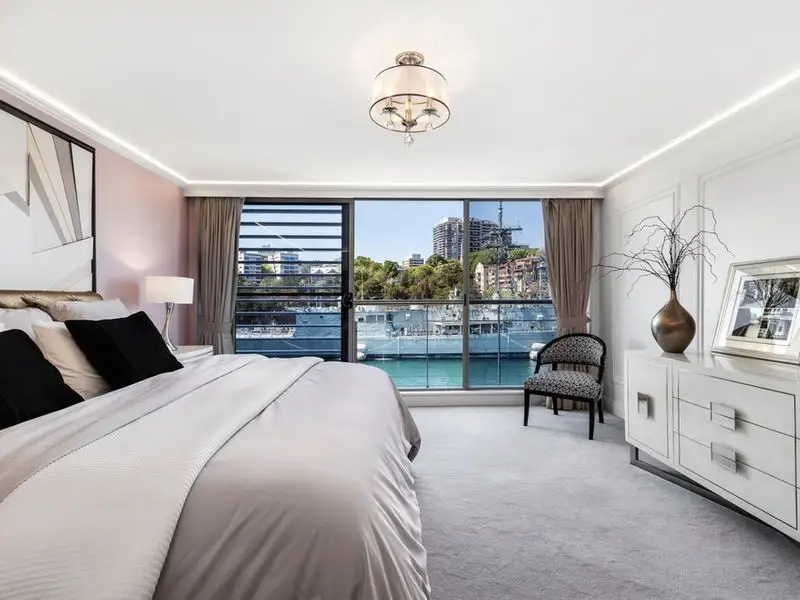 438/6 Cowper Wharf Road, Woolloomooloo Sold by Bradfield Badgerfox - image 1