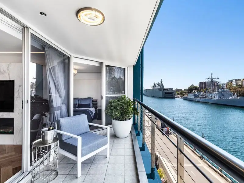438/6 Cowper Wharf Road, Woolloomooloo Sold by Bradfield Badgerfox - image 1