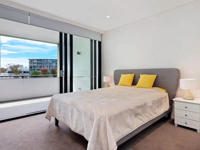 612/4 Neild Avenue, Darlinghurst Sold by Bradfield Badgerfox - image 1