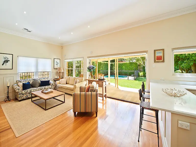 25 Mooramie Avenue, Kensington Sold by Bradfield Badgerfox - image 1