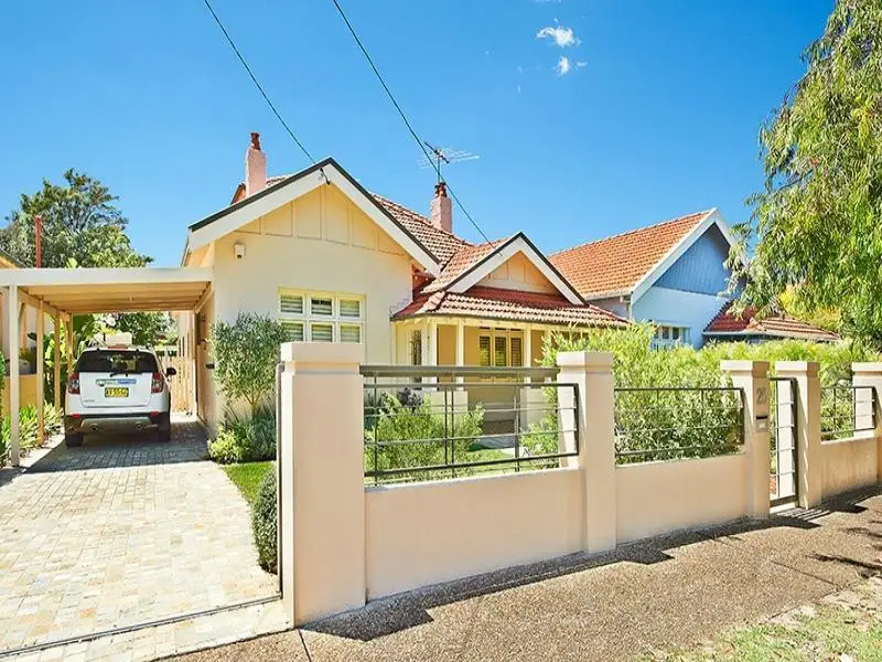 25 Mooramie Avenue, Kensington Sold by Bradfield Badgerfox - image 1