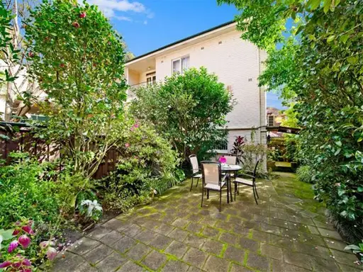 2/2B Holt Street, Double Bay Sold by Bradfield Badgerfox