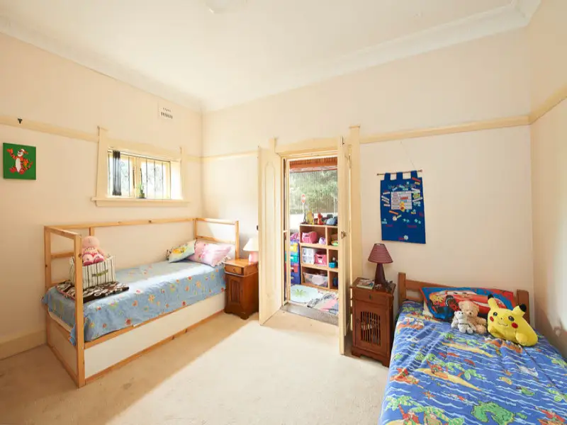 25 Eastern Avenue, Kensington Sold by Bradfield Badgerfox - image 1