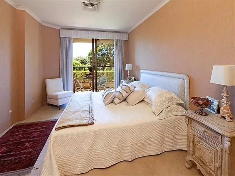 702/180 Ocean Street, Edgecliff Sold by Bradfield Badgerfox - image 1