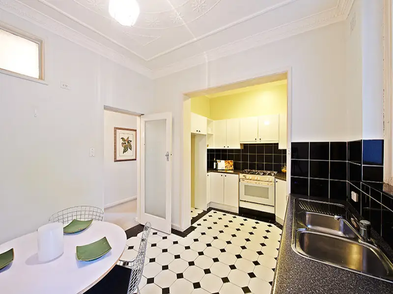 2/340 Edgecliff Road, Woollahra Sold by Bradfield Badgerfox - image 1