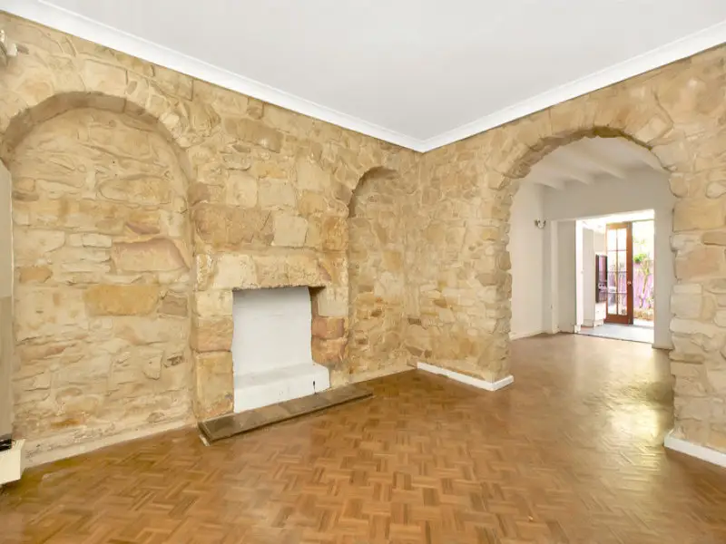 15 Woods Lane, Darlinghurst Sold by Bradfield Badgerfox - image 1