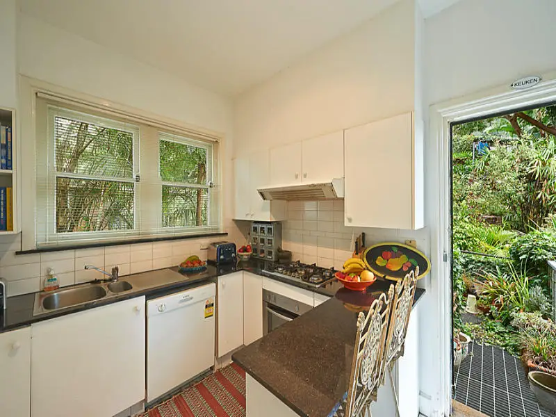 3/592 New South Head Road, Point Piper Sold by Bradfield Badgerfox - image 1