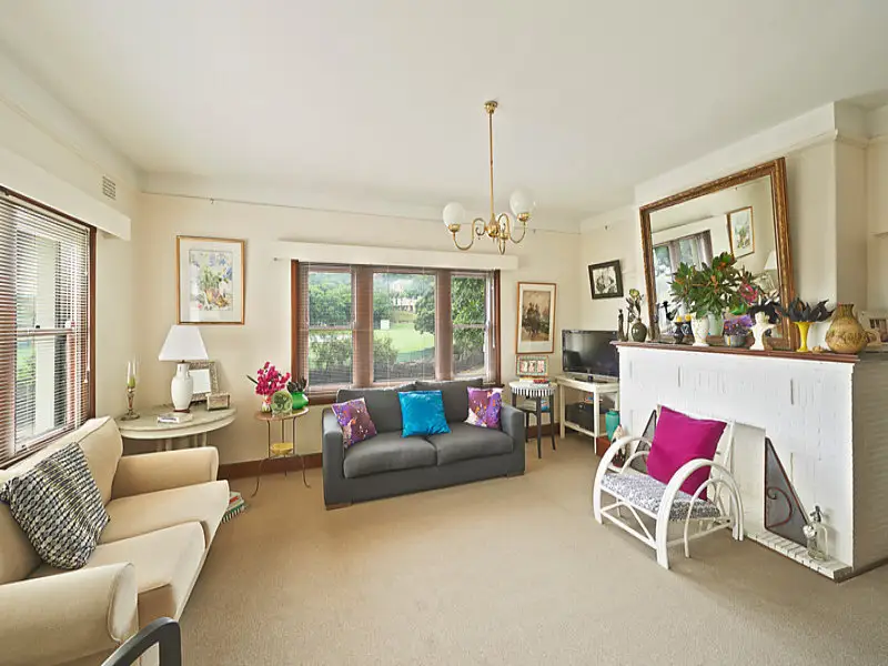 3/592 New South Head Road, Point Piper Sold by Bradfield Badgerfox - image 1