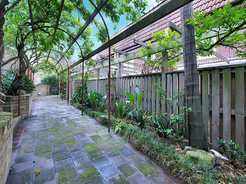 13/186 Old South Head Road, Bellevue Hill Sold by Bradfield Badgerfox - image 1
