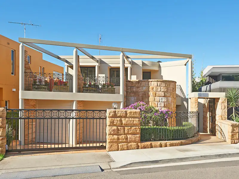 13 Gordon Avenue, Coogee Sold by Bradfield Badgerfox - image 1