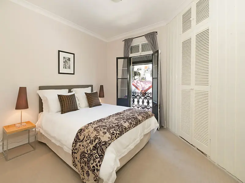 2 Little Napier Street, Paddington Sold by Bradfield Badgerfox - image 1