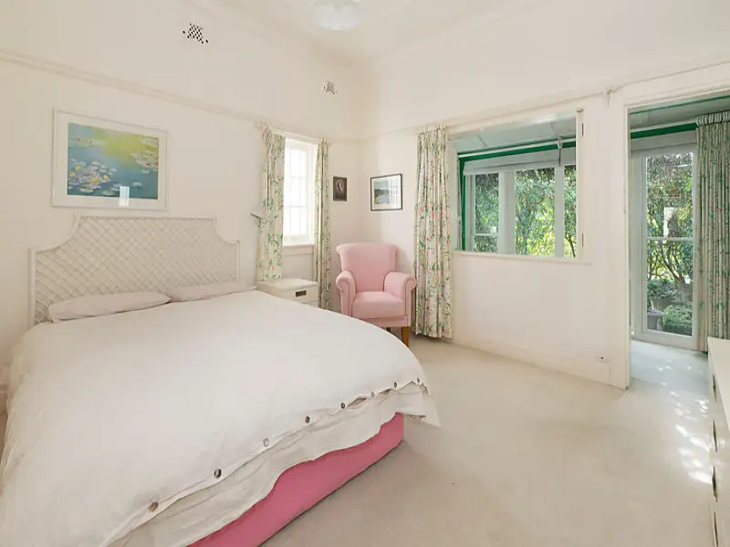 142 Fletcher Street, Woollahra Sold by Bradfield Badgerfox - image 1