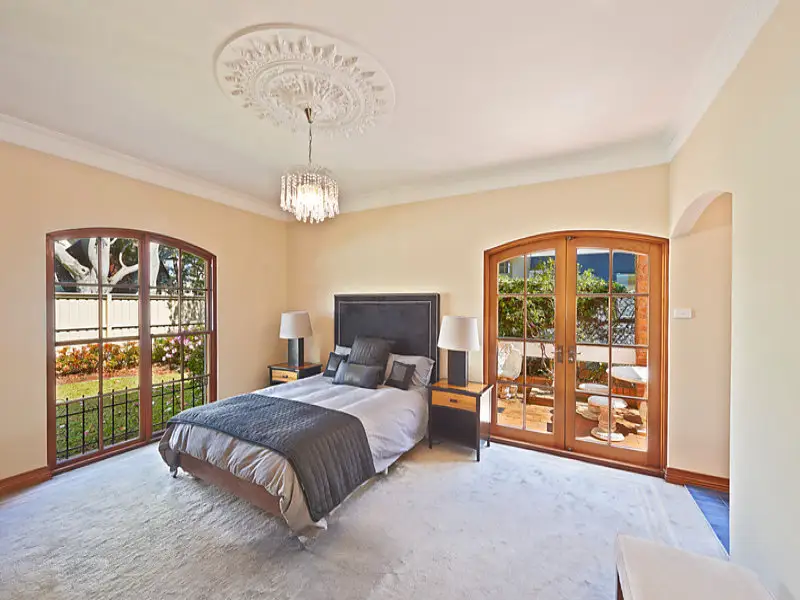 4 Wolseley Road, Point Piper Sold by Bradfield Badgerfox - image 1