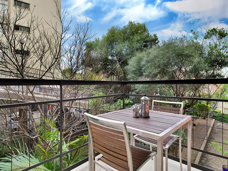 11/52 Darling Point Road, Darling Point Sold by Bradfield Badgerfox - image 1