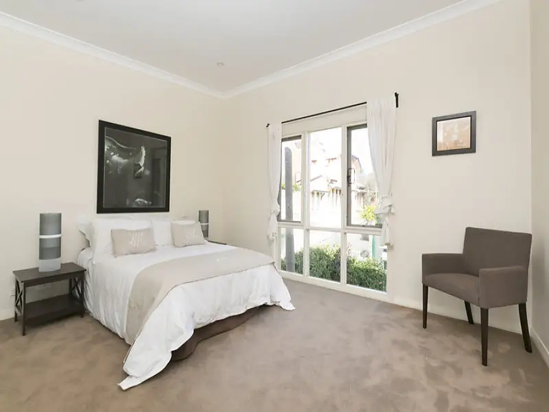 14 Edgecliff Road, Woollahra Sold by Bradfield Badgerfox - image 1