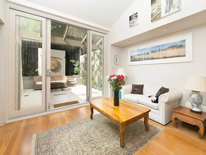 59 Elizabeth Street, Paddington Sold by Bradfield Badgerfox - image 1