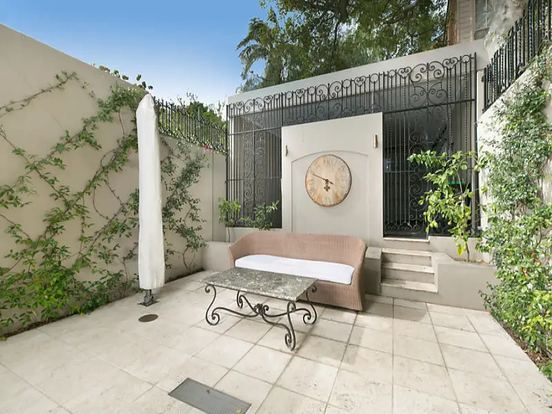 59 Elizabeth Street, Paddington Sold by Bradfield Badgerfox - image 1