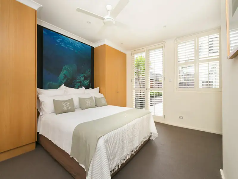 17/22 New Beach Road, Darling Point Sold by Bradfield Badgerfox - image 1