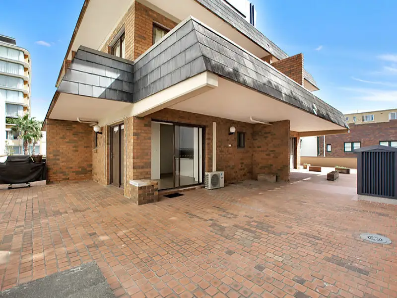 4/126 Roscoe Street, Bondi Beach Sold by Bradfield Badgerfox - image 1