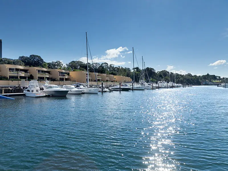 26/10 Lincoln Crescent, Woolloomooloo Sold by Bradfield Badgerfox - image 1
