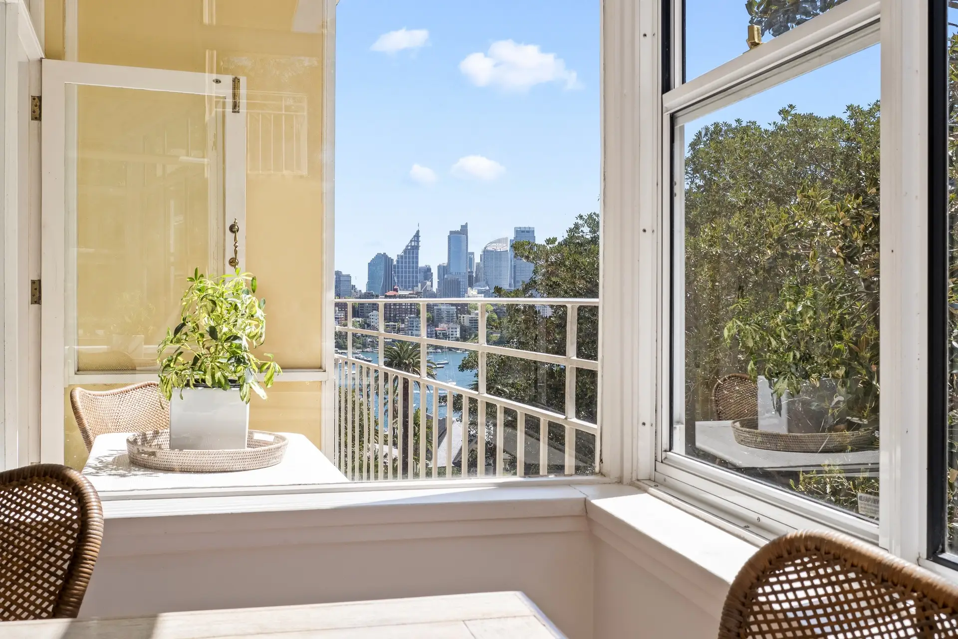 23/66 Darling Point Road, Darling Point Sold by Bradfield Badgerfox - image 1