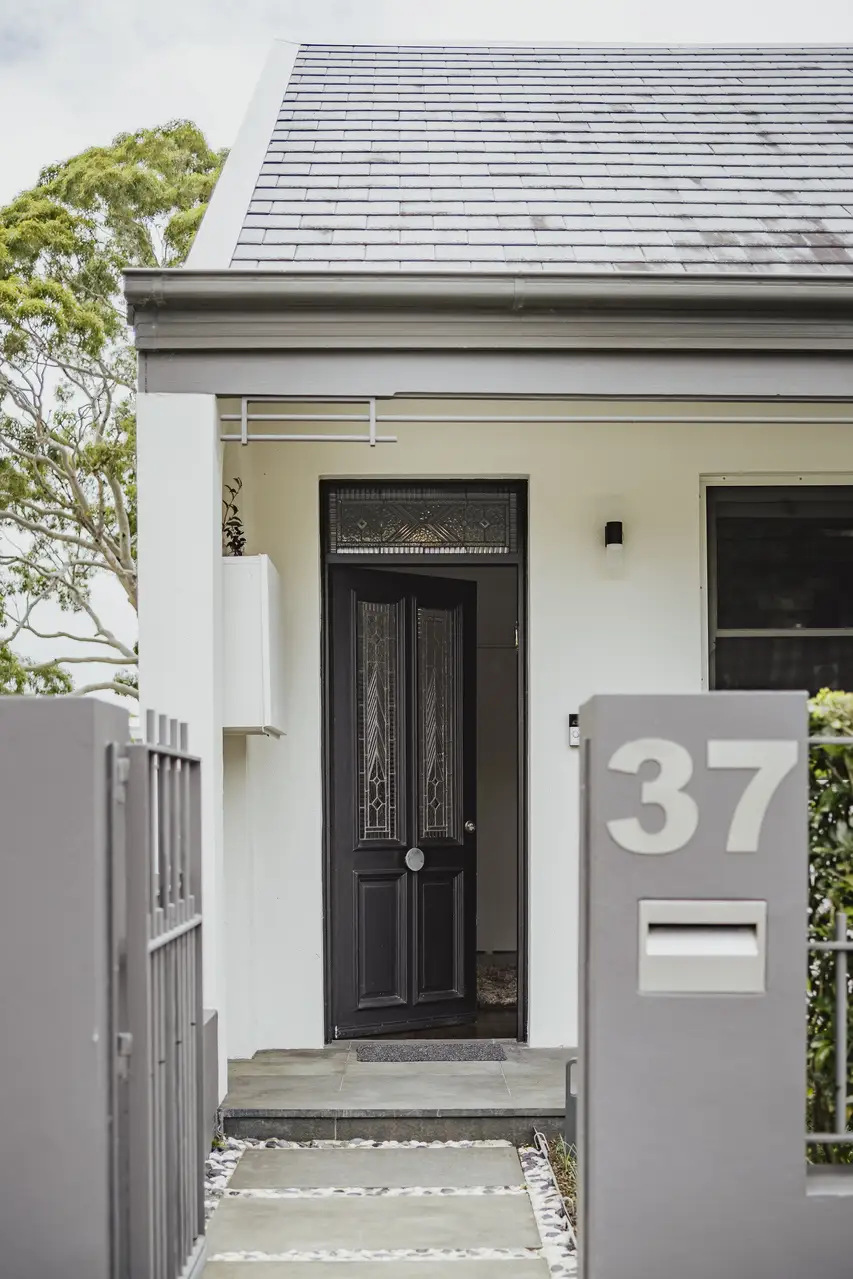 37 Edgecliff Road, Woollahra Sold by Bradfield Badgerfox - image 1