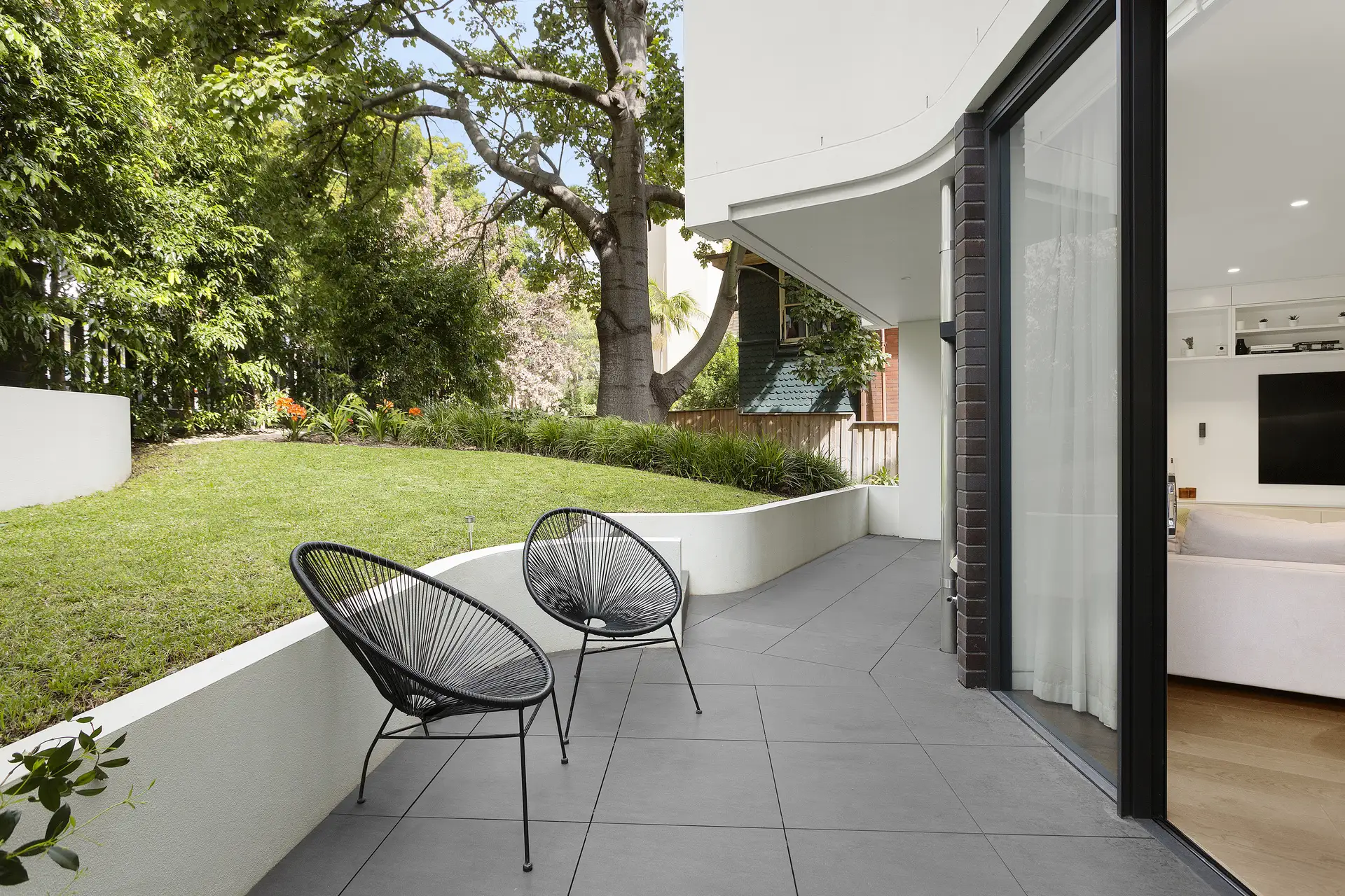 2/12a Darling Point Road, Darling Point Sold by Bradfield Badgerfox - image 1