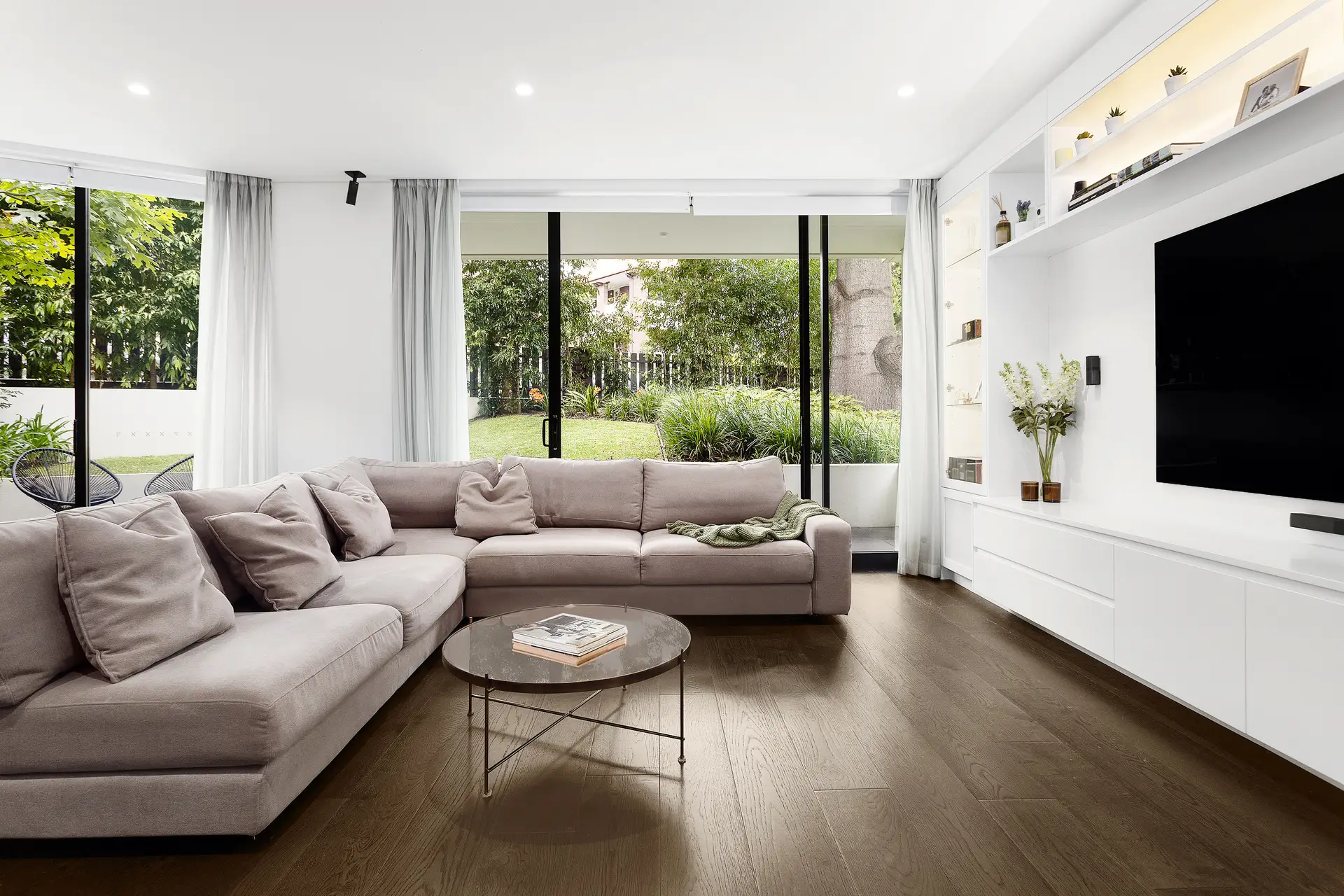 2/12a Darling Point Road, Darling Point Sold by Bradfield Badgerfox - image 1