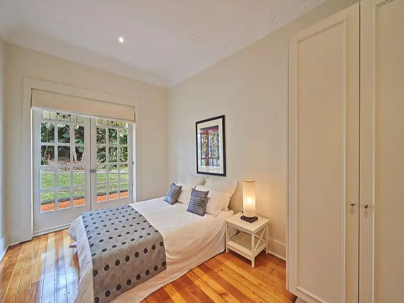 102 New South Head Road, Vaucluse Sold by Bradfield Badgerfox - image 1