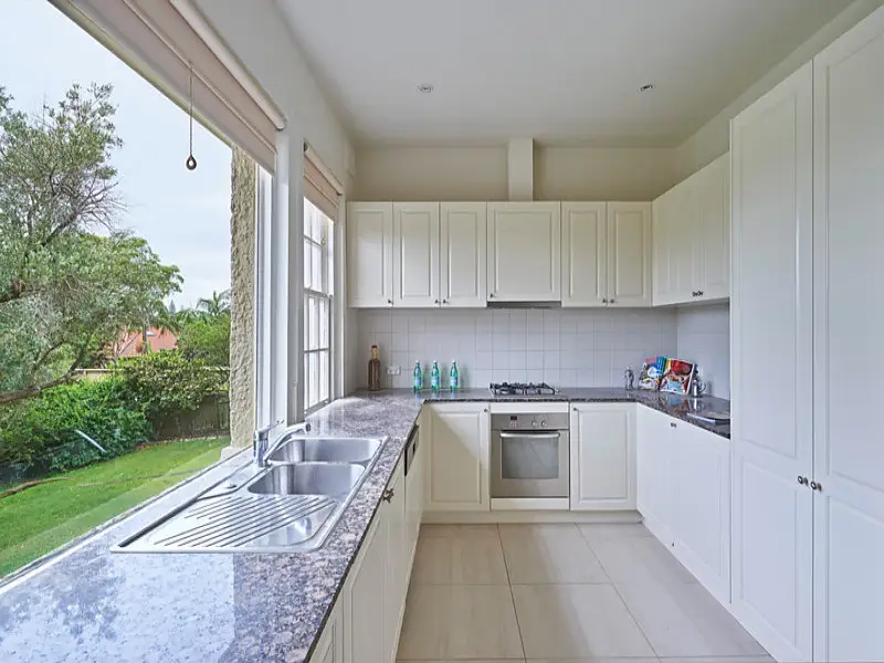 102 New South Head Road, Vaucluse Sold by Bradfield Badgerfox - image 1