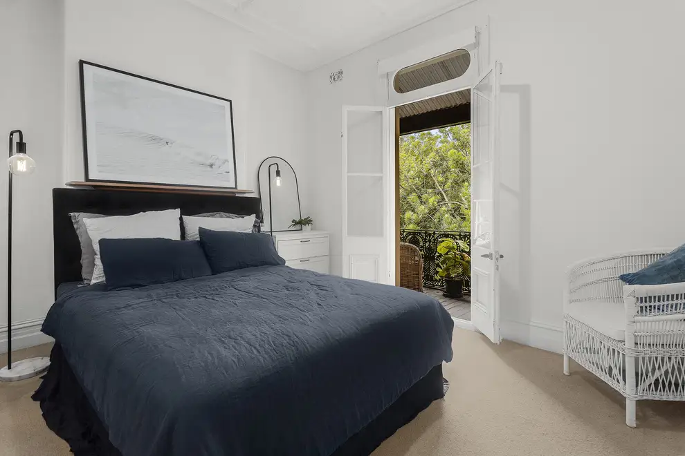 215 Sutherland Street, Paddington Sold by Bradfield Badgerfox - image 1
