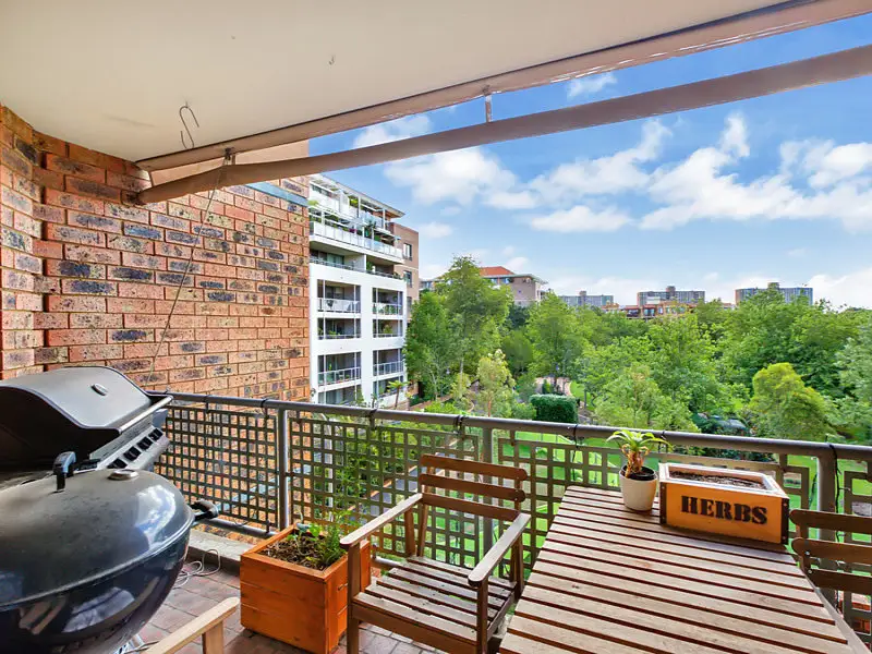 63/1 Maddison Street, Redfern Sold by Bradfield Badgerfox - image 1