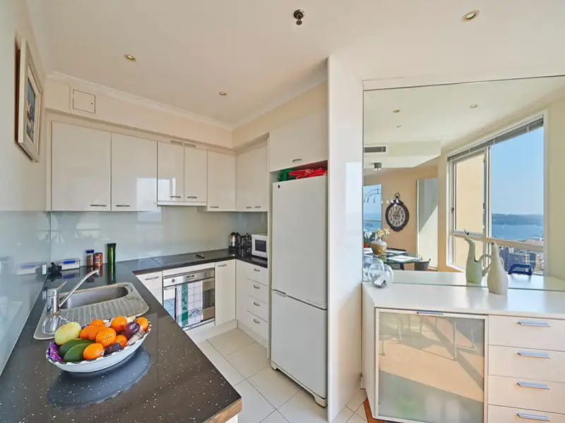 2605/1 Kings Cross Road, Darlinghurst Sold by Bradfield Badgerfox - image 1