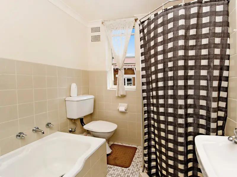 2/18 Llandaff Street, Bondi Junction Sold by Bradfield Badgerfox - image 1